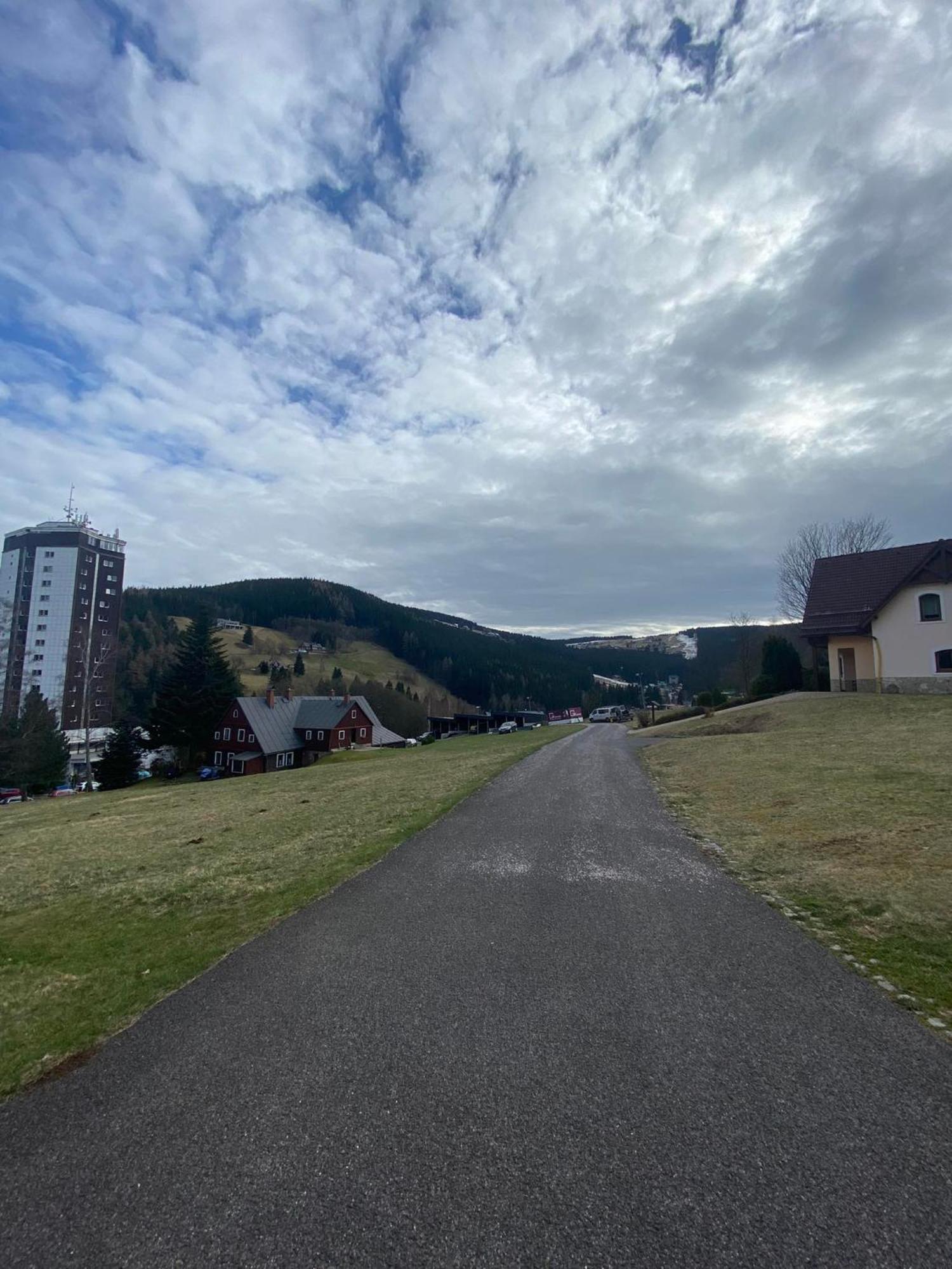 Apartment Okolo Pece Pec pod Sněžkou Buitenkant foto